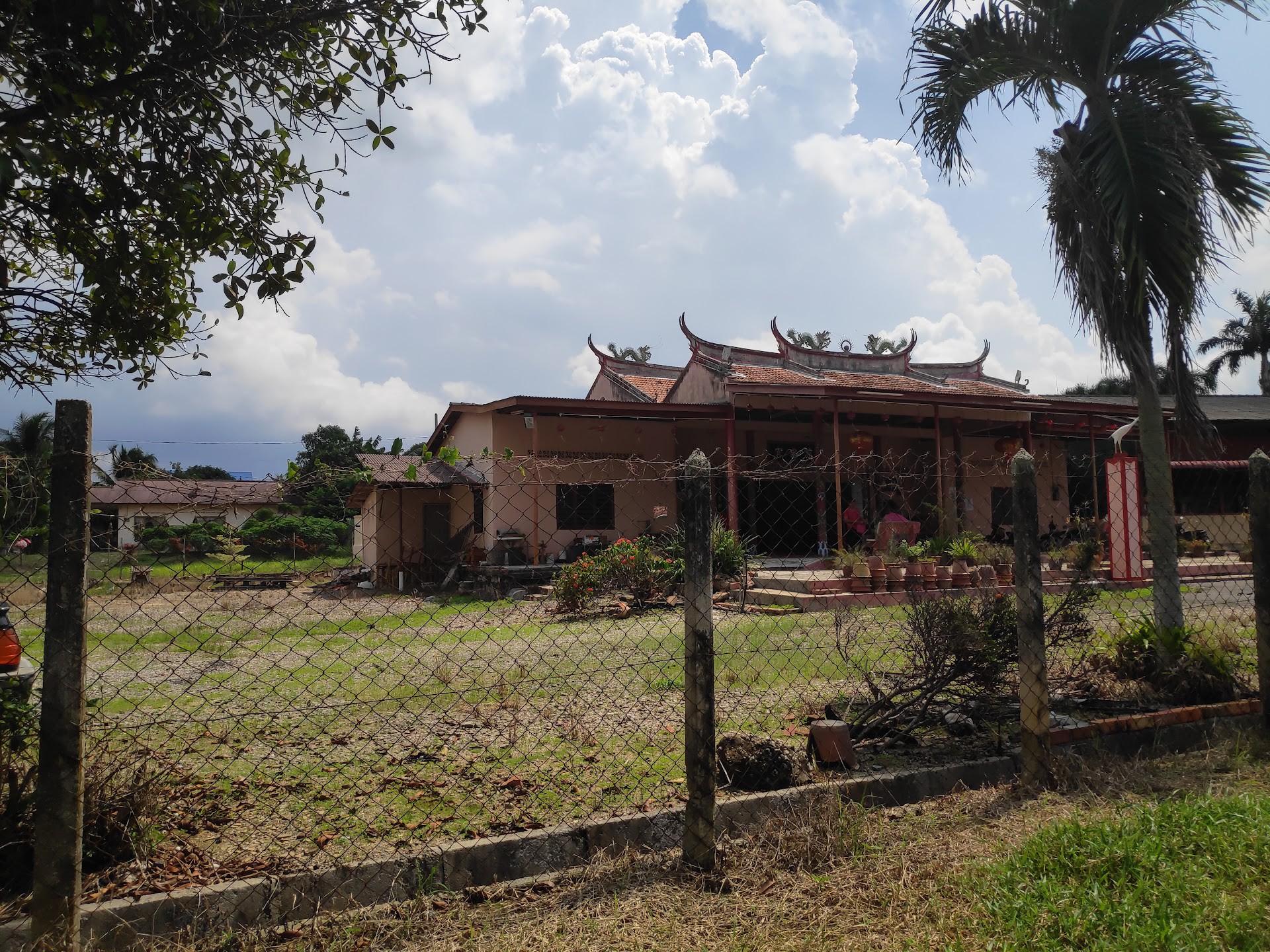 Gambar Masjid Al-Munawwarah Felda Tun Ghafar Kemendor