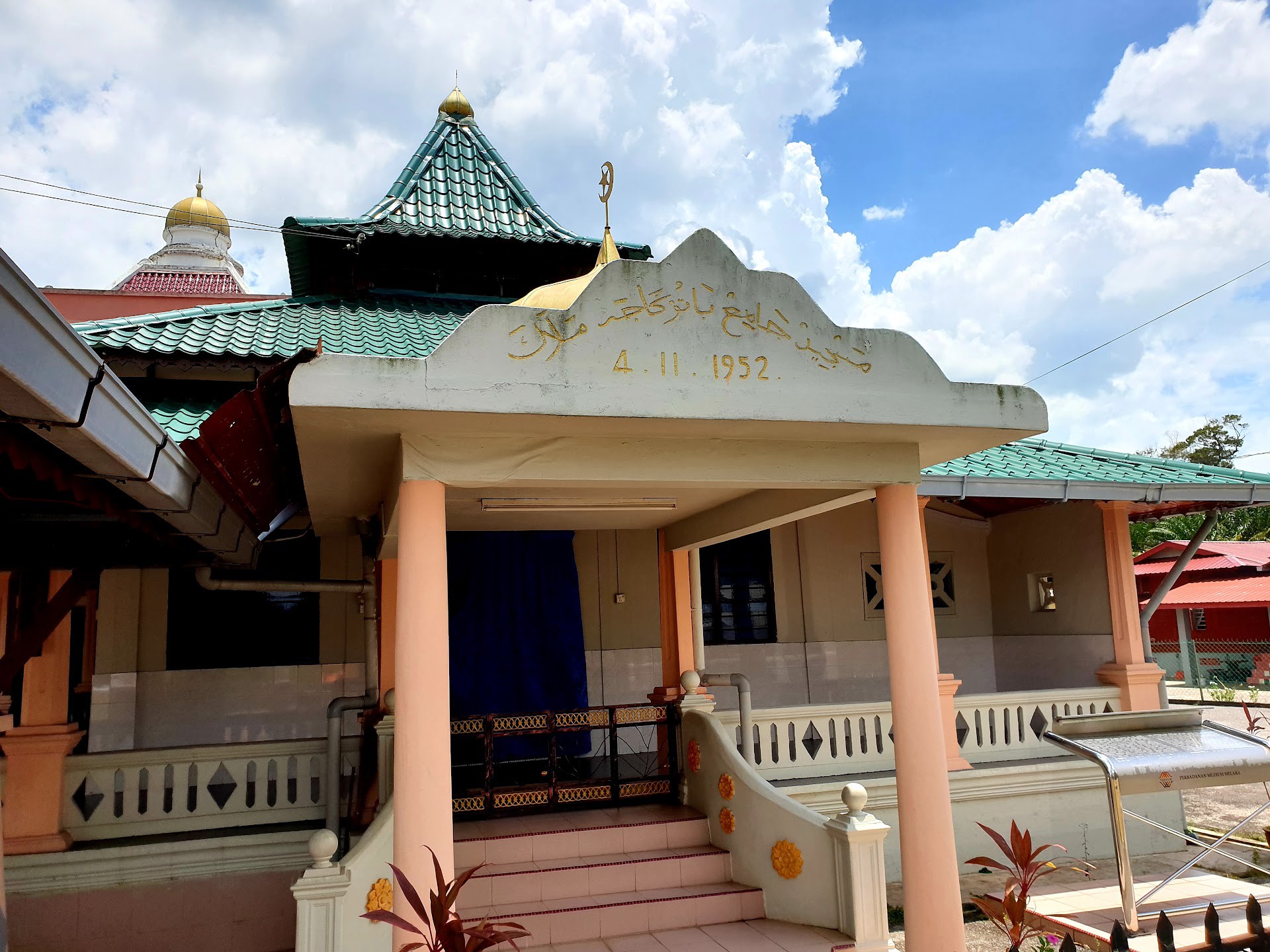 Gambar Masjid Al-Yaqin Batu Gajah