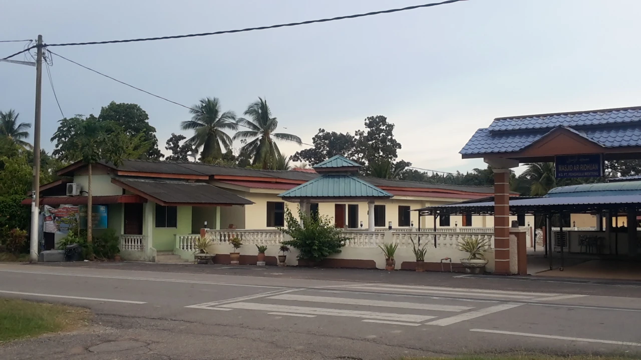 Gambar Masjid Ar-Ridhuan Parit Penghulu