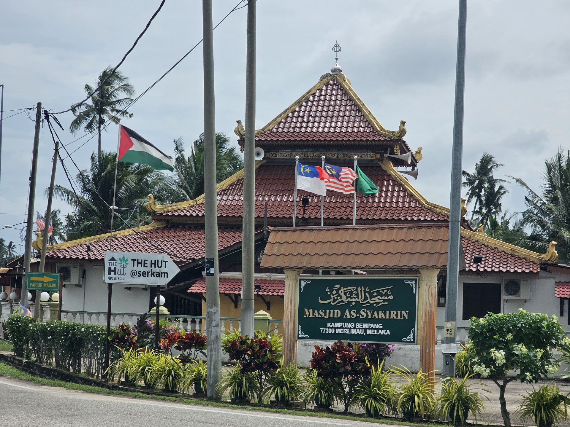 Gambar Masjid Asy-Syakirin Sempang