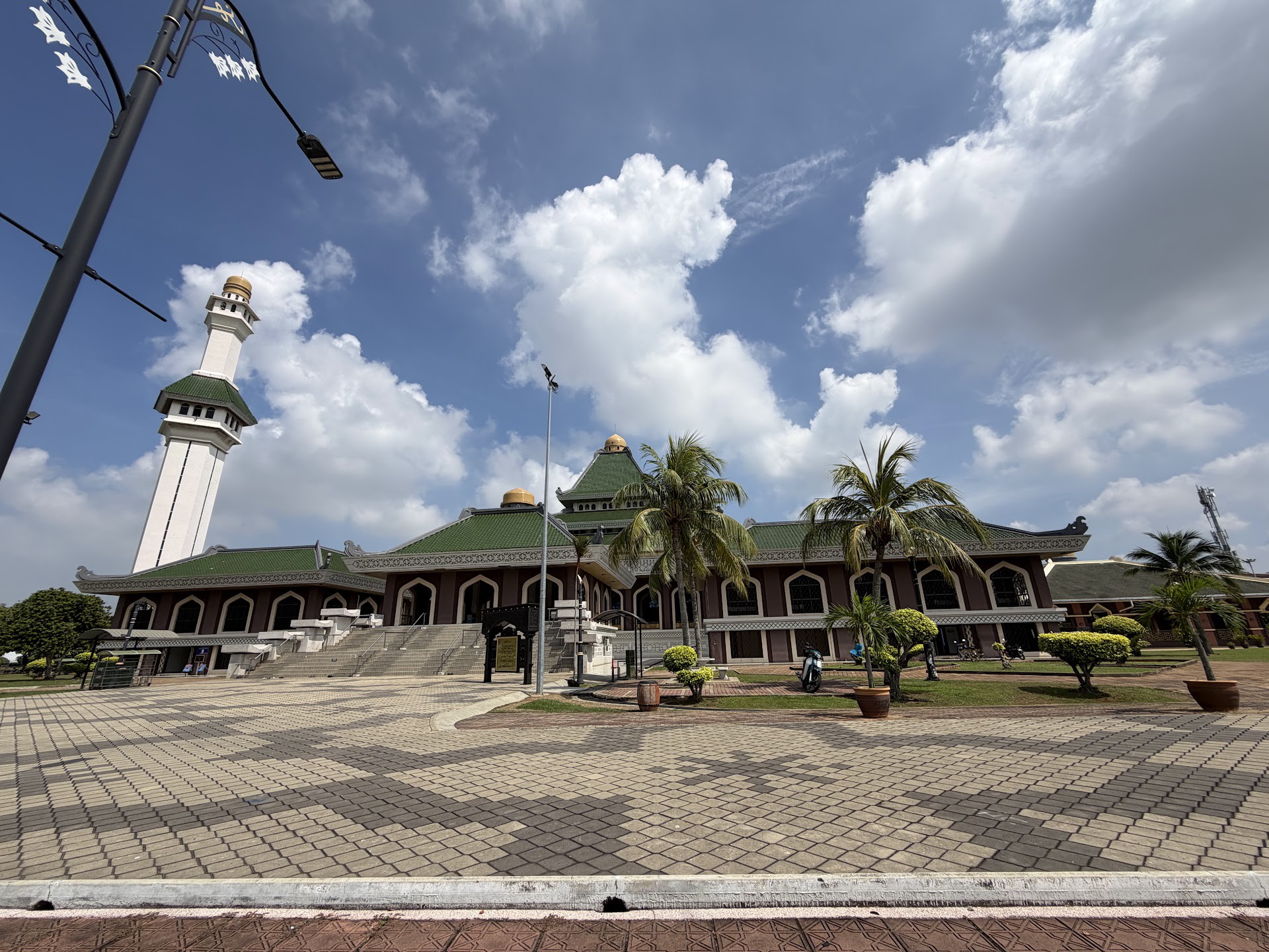 Gambar Masjid Al - Azim Masjid Negeri Melaka