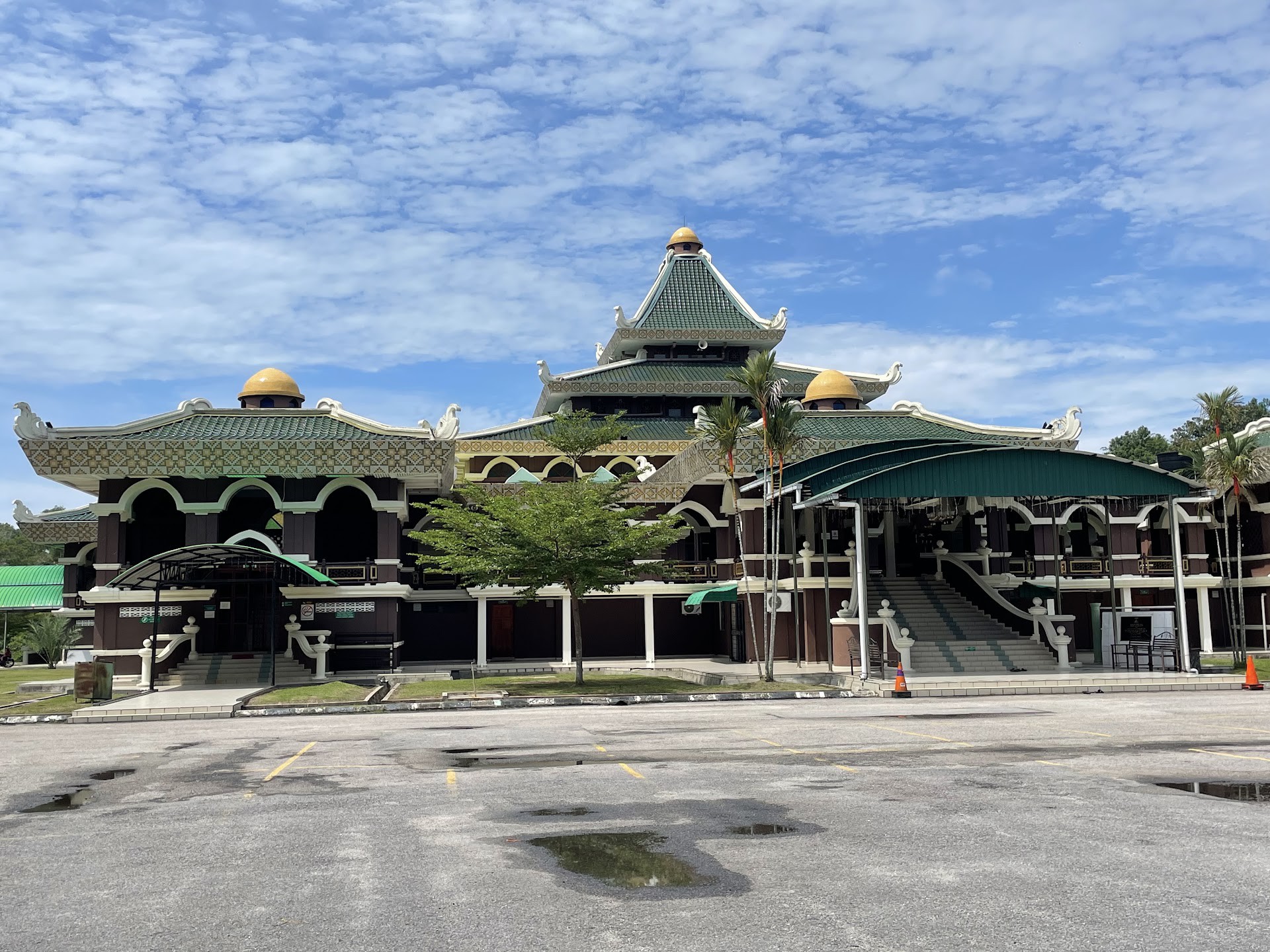 Gambar Masjid As-Syuhada', Kem Terendak
