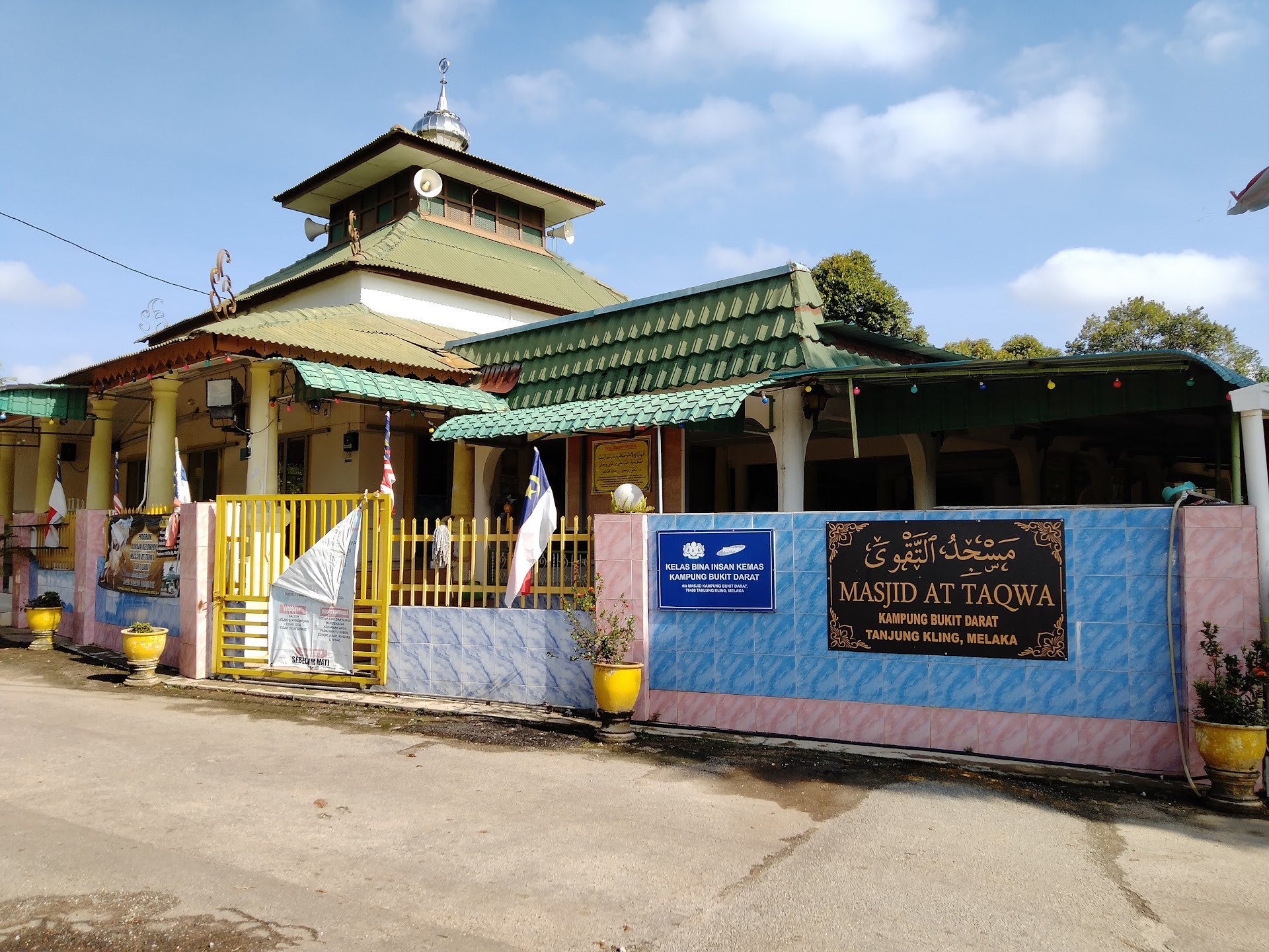 Gambar Masjid At-Taqwa Bukit Darat