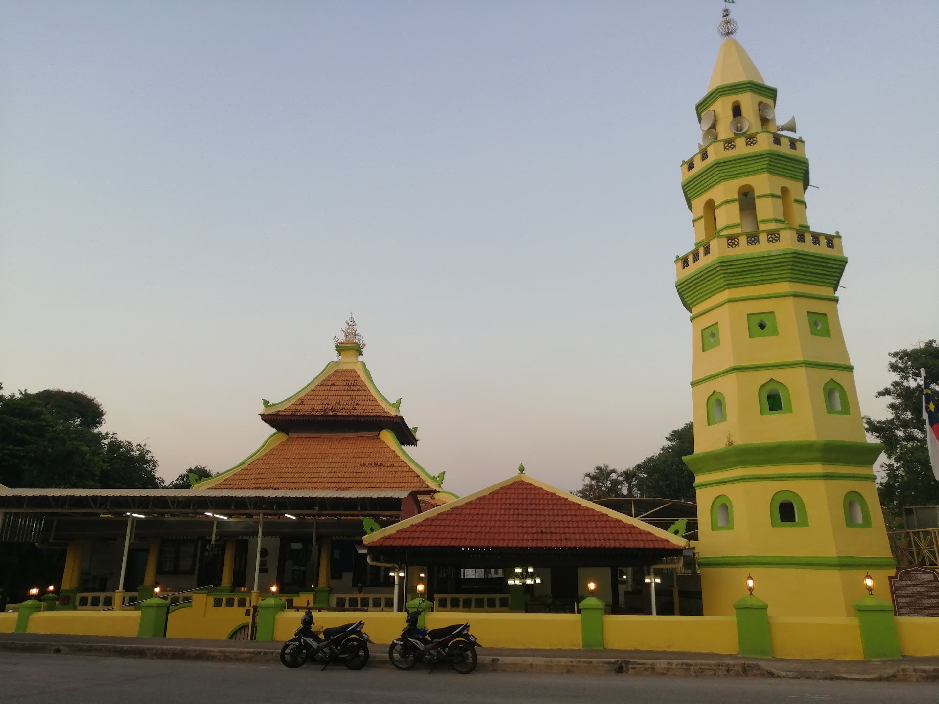 Gambar Masjid Jamek Laksamana Hang Tuah Duyong