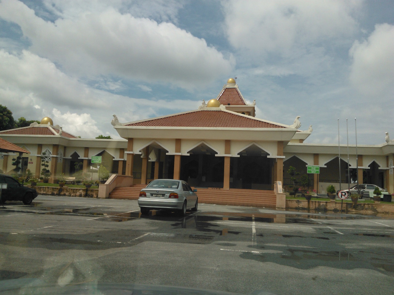 Gambar Masjid Nurul Hidayah Pantai Tanah Merah Jaya