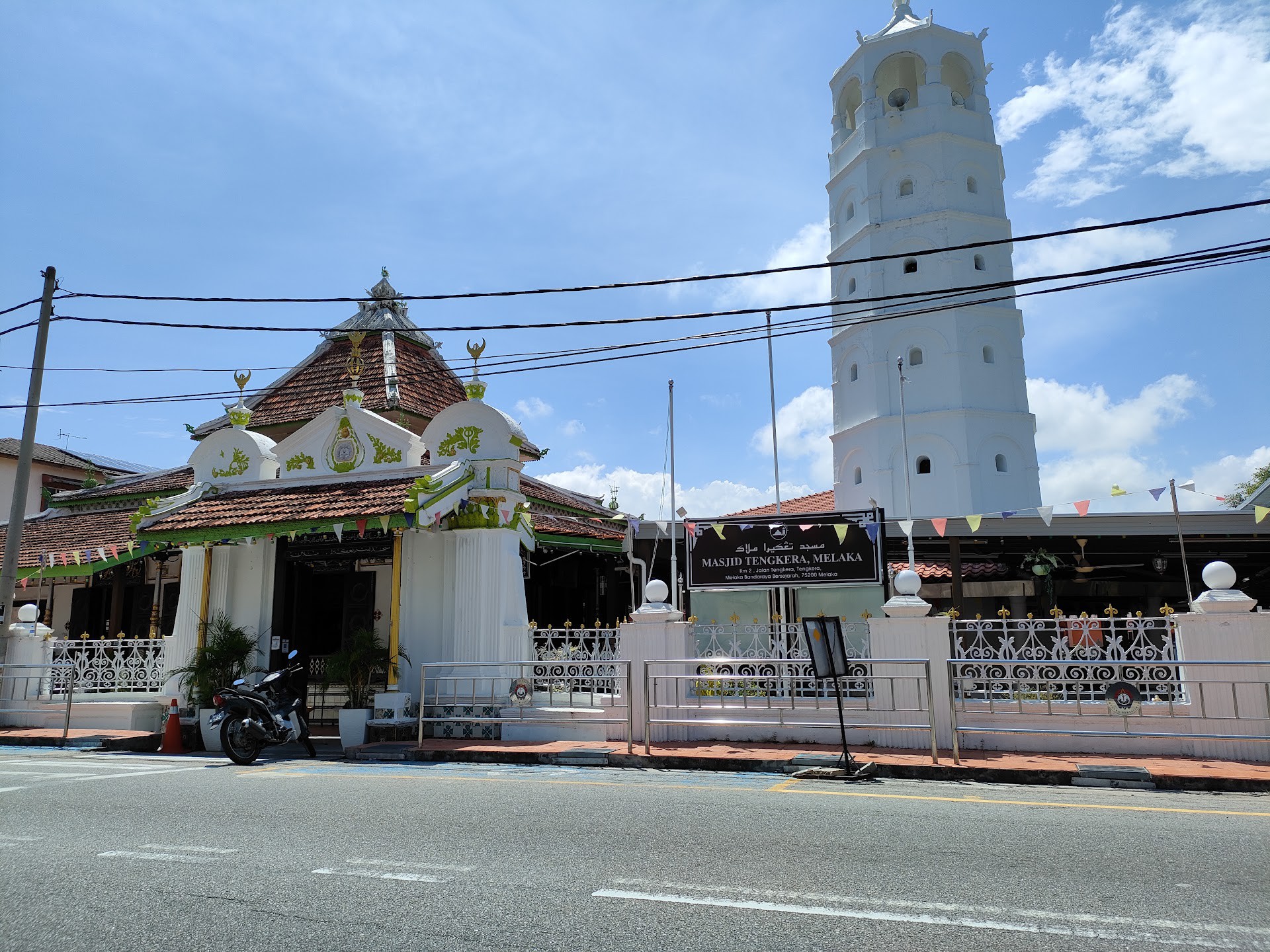 Gambar Masjid Tengkera