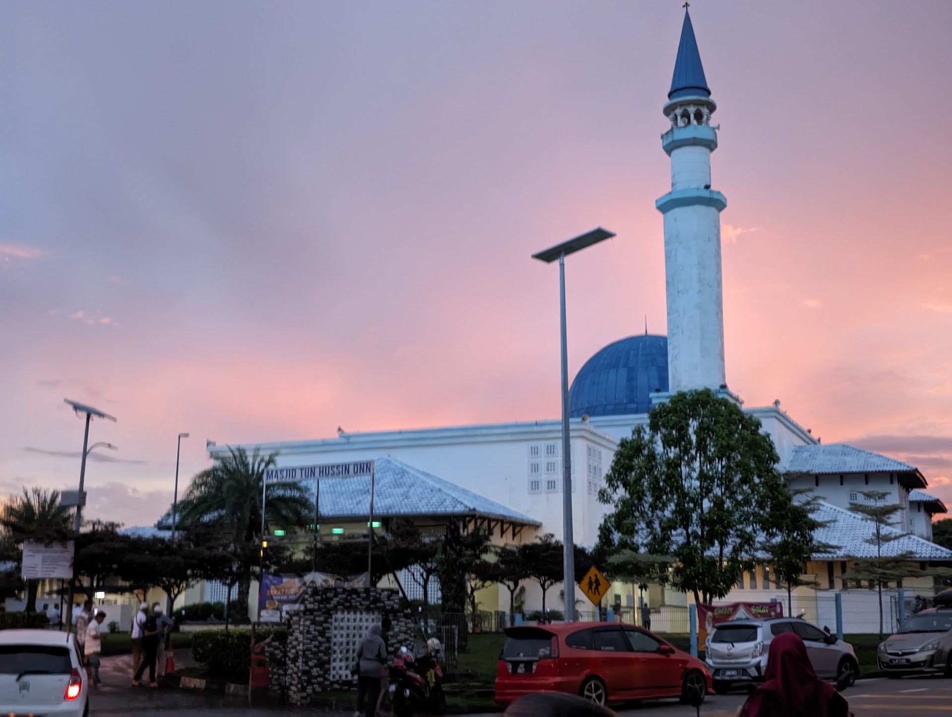 Gambar Masjid Tun Hussein Onn