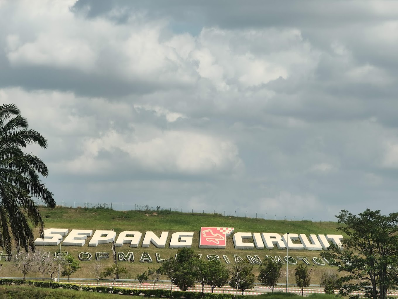 Gambar galeri PETRONAS Sepang International Circuit
