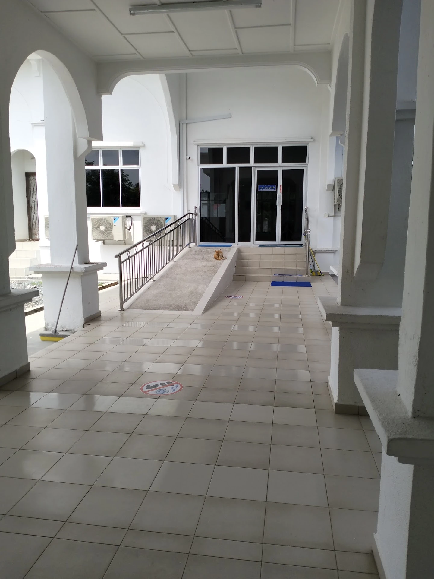 Gambar Masjid Pekan Parit Tengah