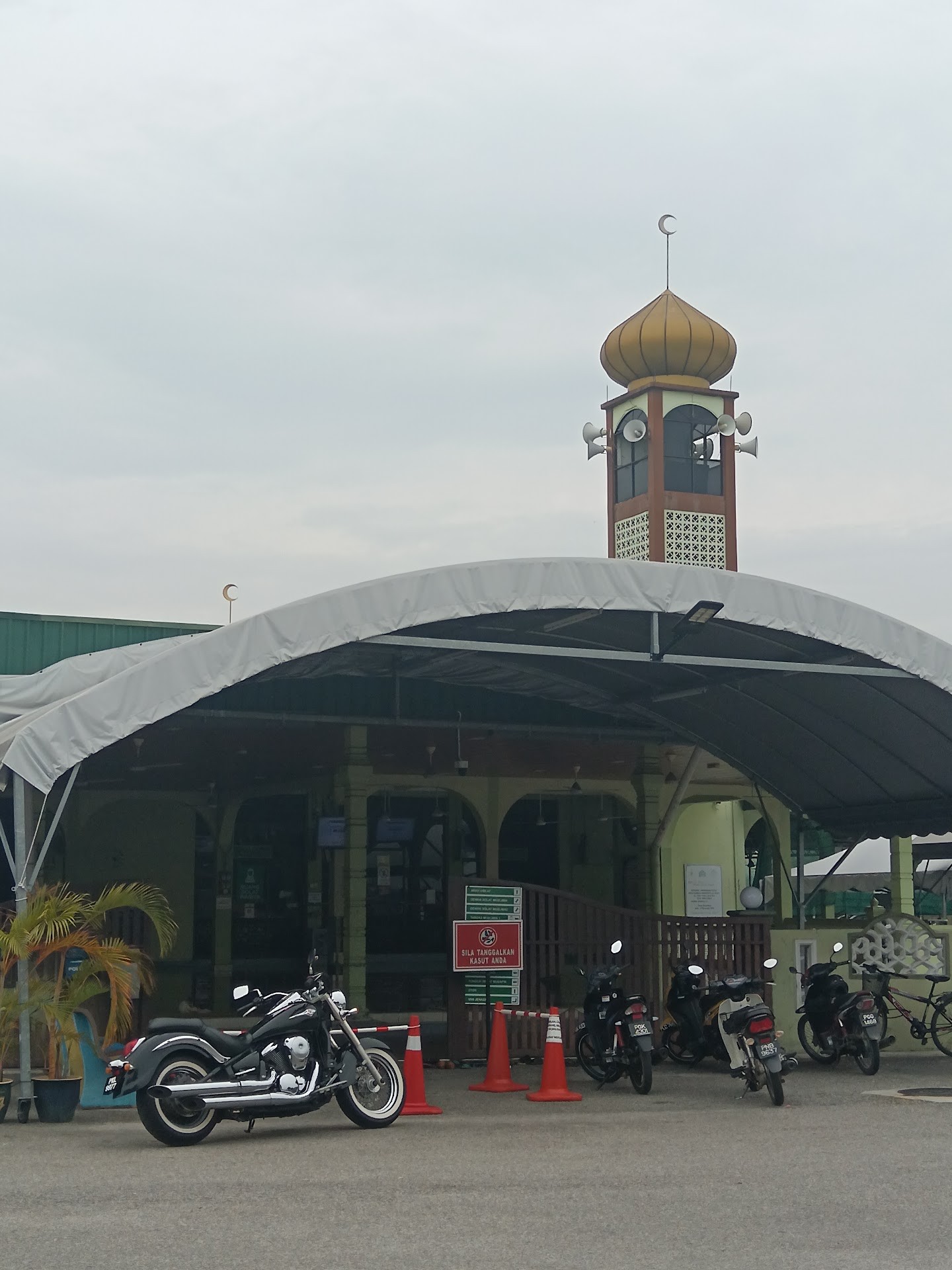 Gambar Masjid Al Ihsaniah Simpang Empat