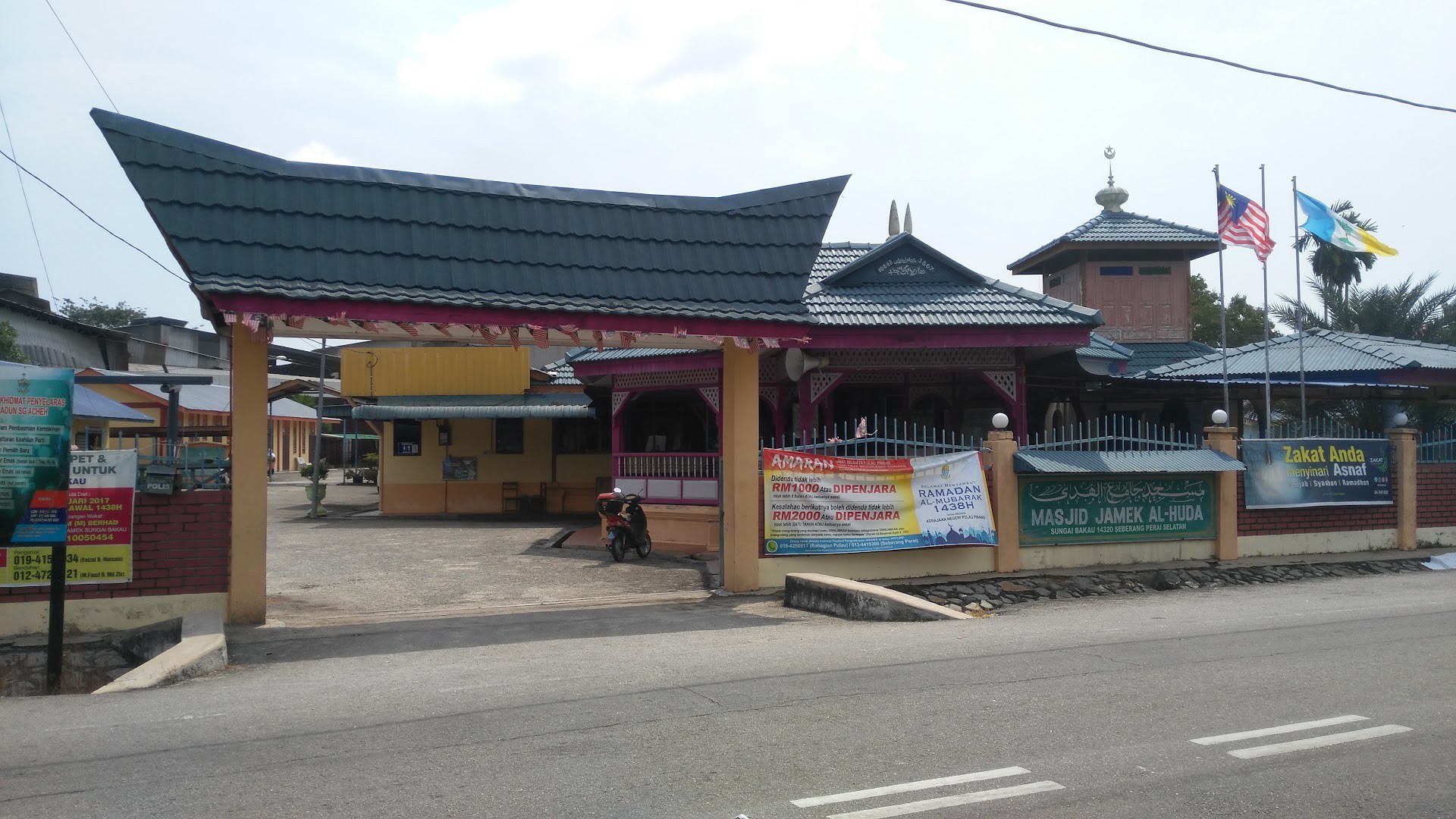 Gambar Masjid Al-Huda Sungai Bakau