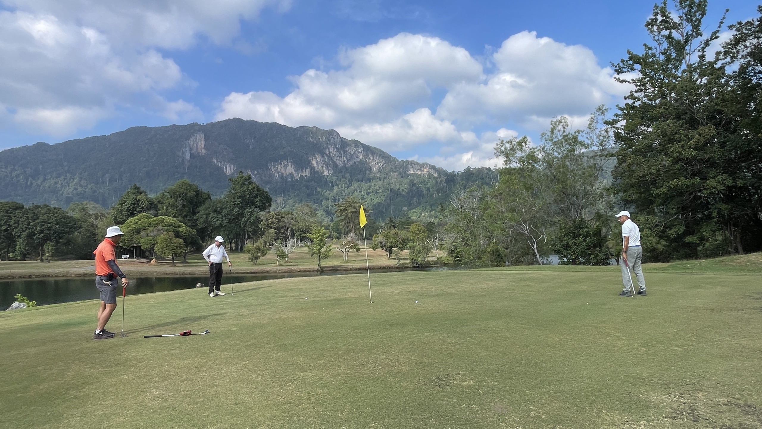 Gambar Kelab Golf Putra