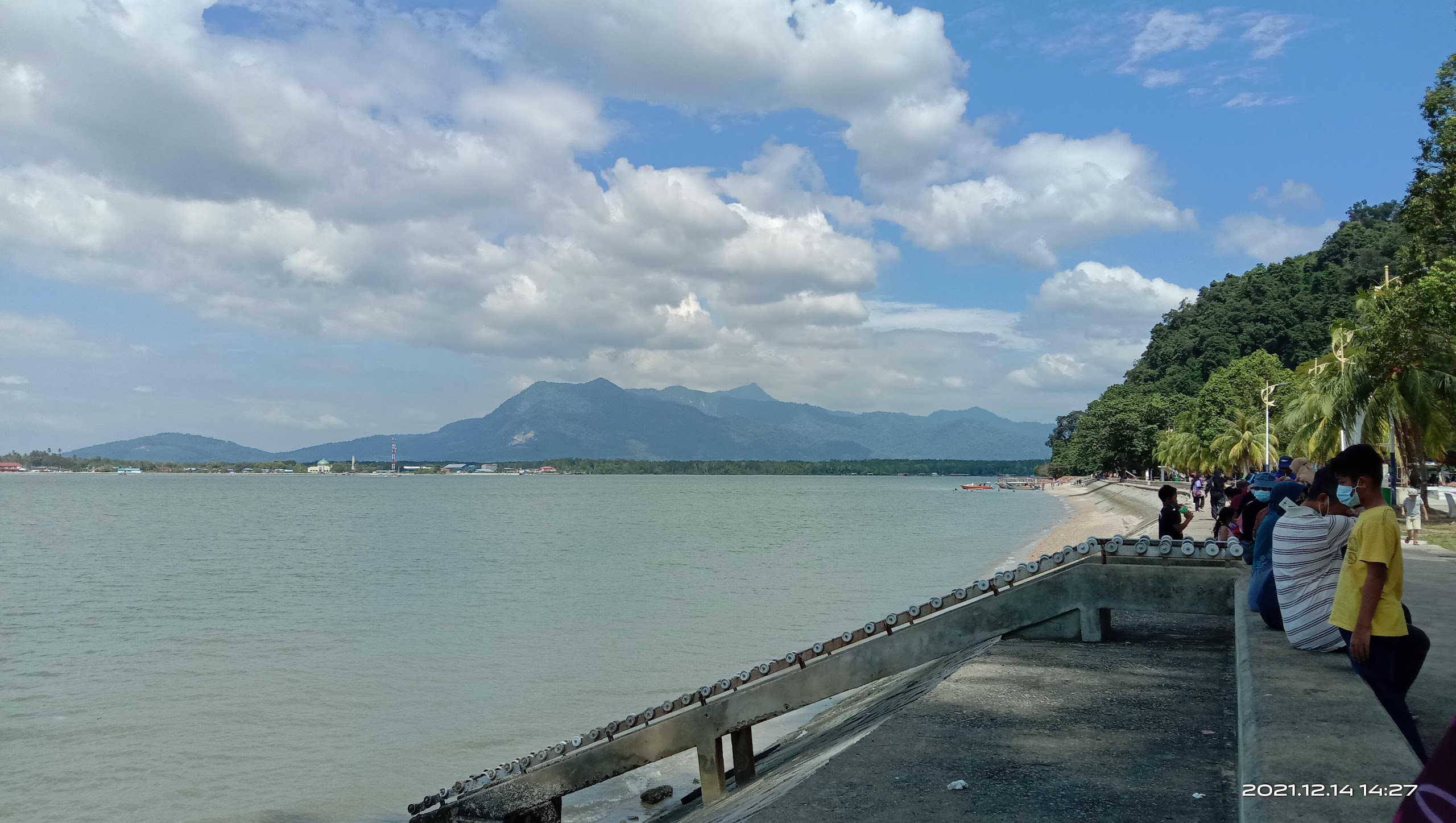 Gambar Pantai Merdeka