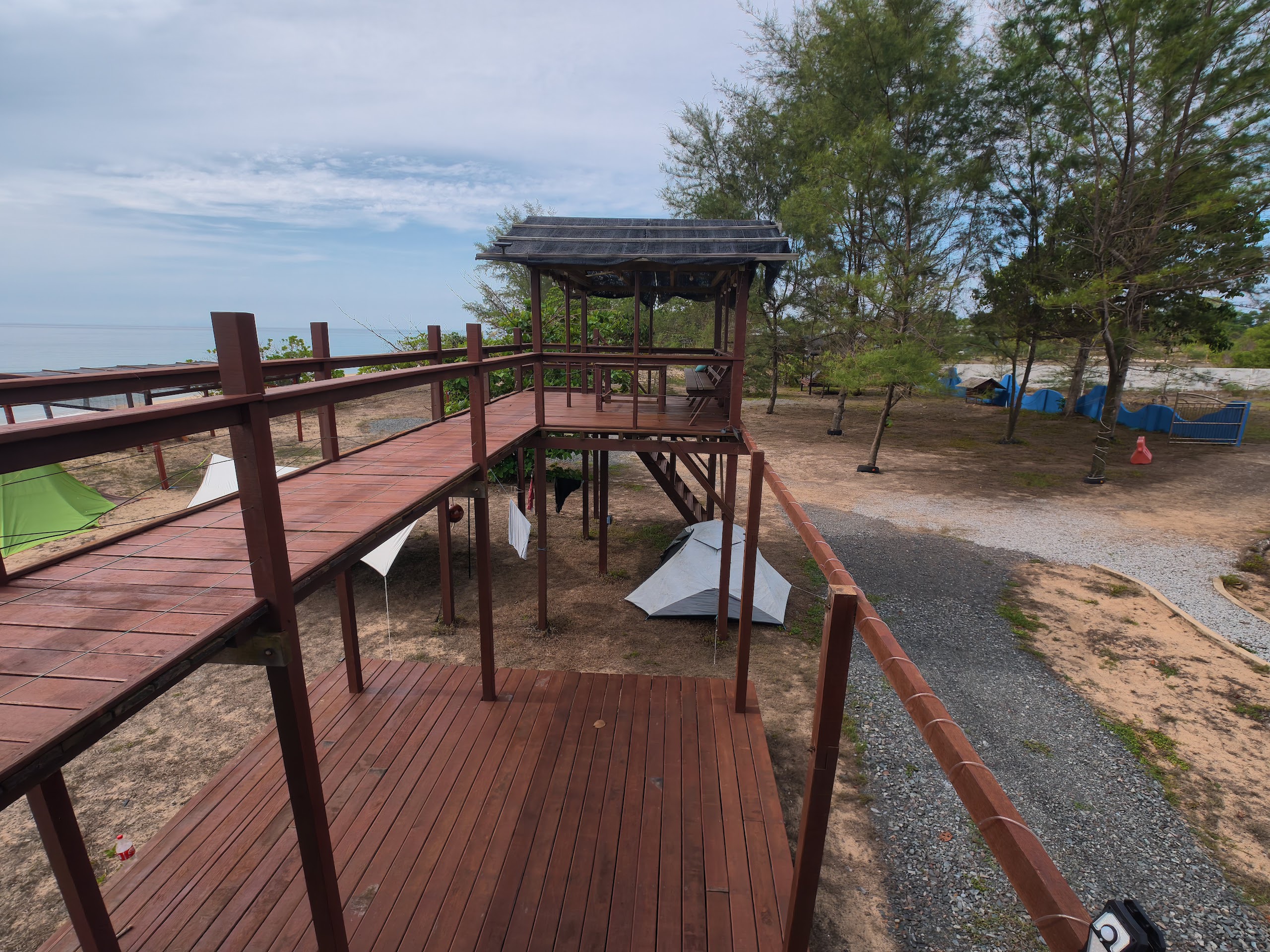 Gambar Cosmic Campers & Beachfront Studio Suites