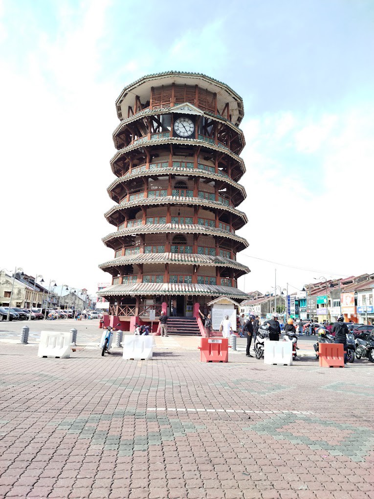 Gambar galeri Menara Condong Teluk Intan