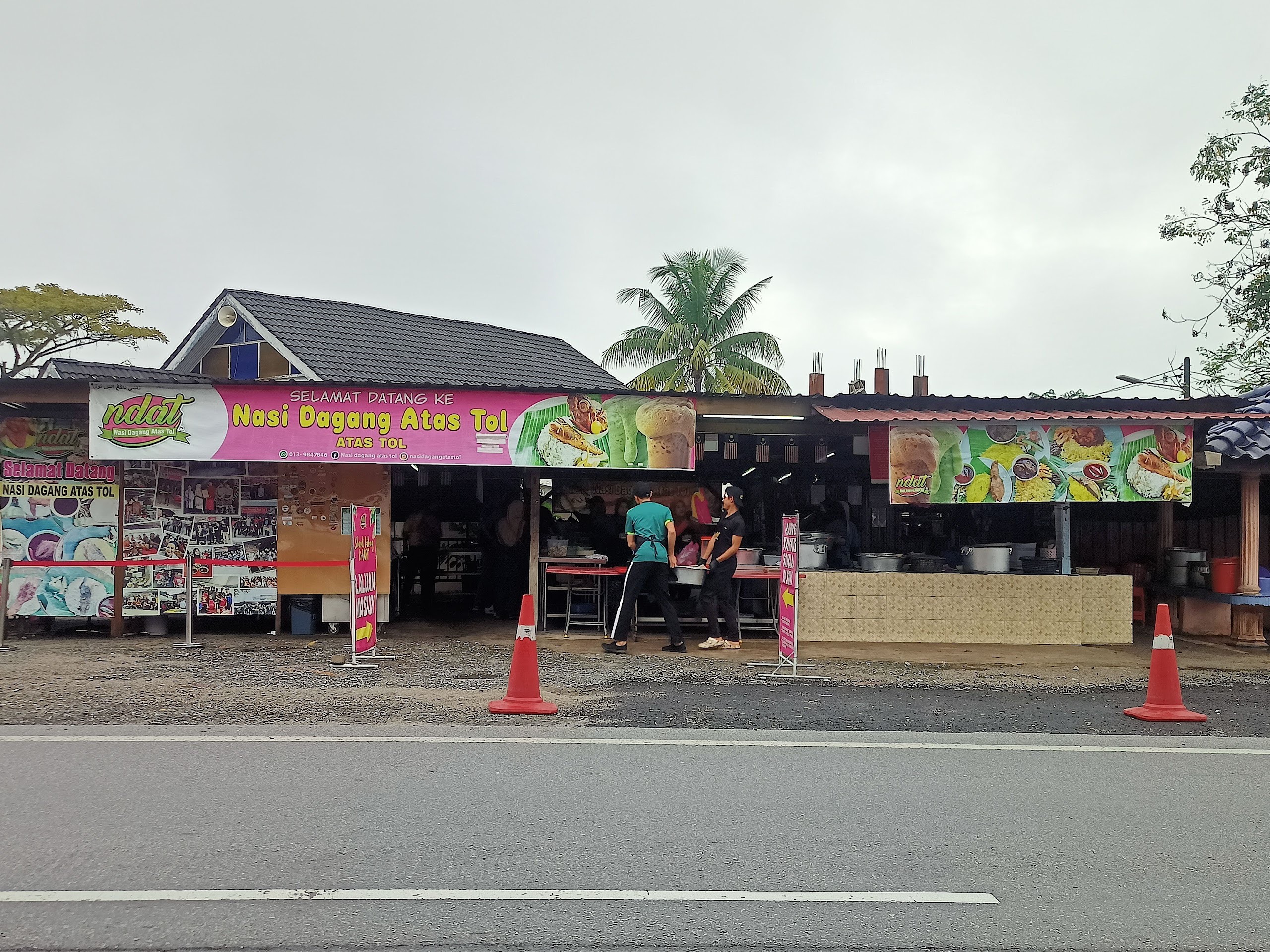 Gambar Nasi Dagang Atas Tol — Kampung Atas Tol