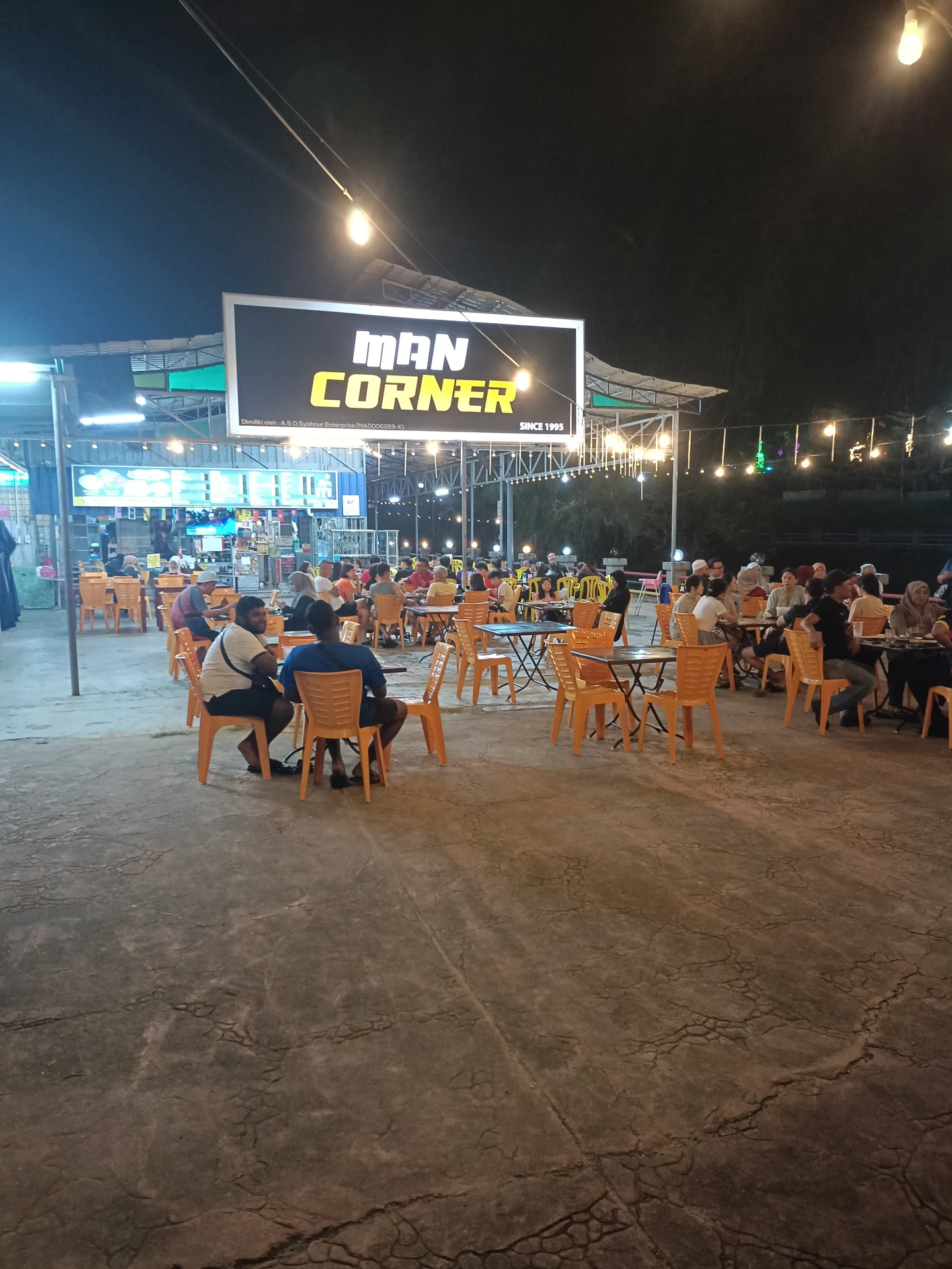 Gambar Restoran Man Corner