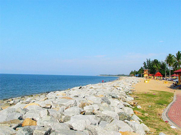 Gambar galeri Pantai Cahaya Bulan