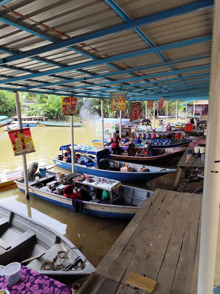 Gambar galeri Pasar Terapung Pantai Suri