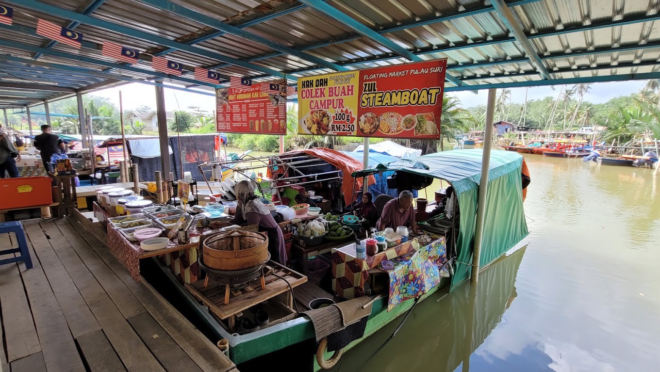 Gambar galeri Pasar Terapung Pantai Suri