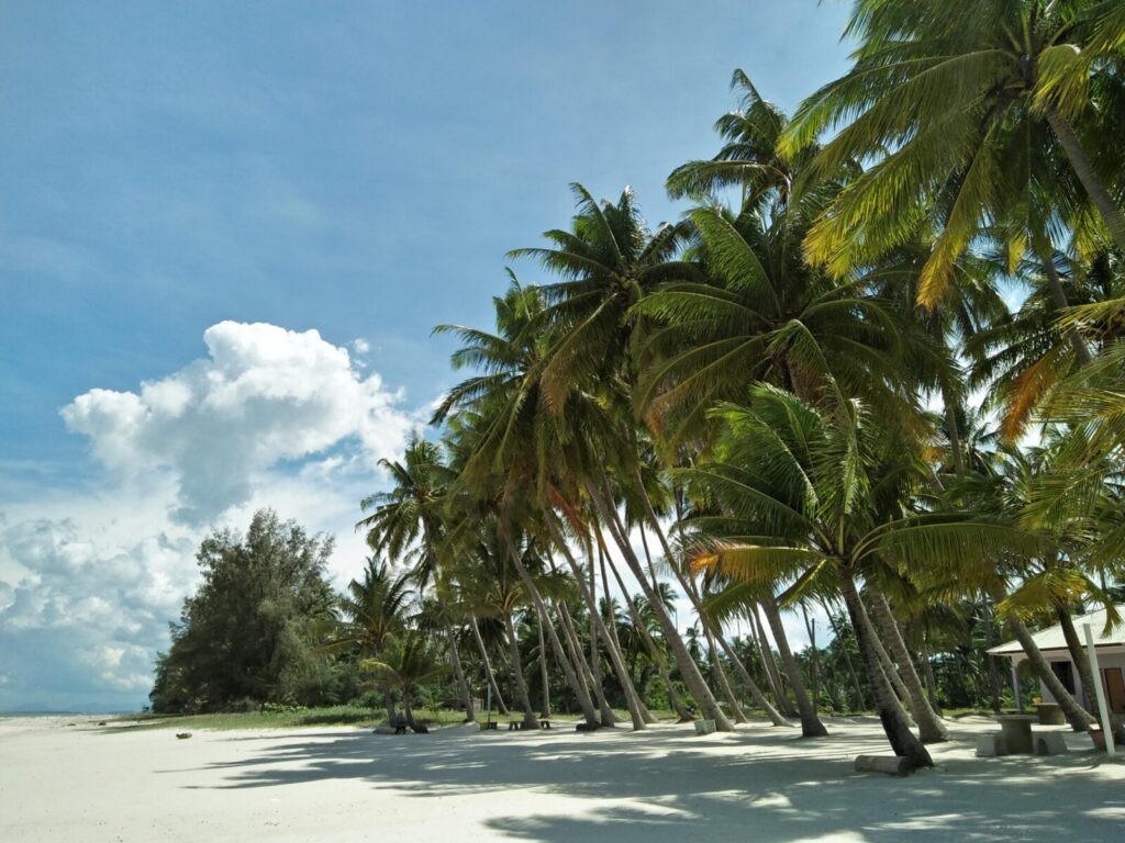 Gambar galeri Pantai Melawi