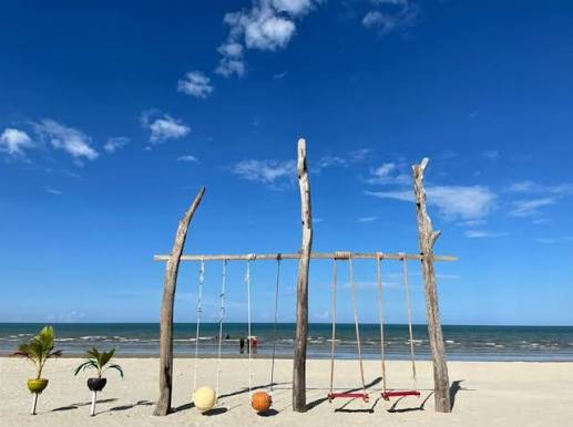 Gambar galeri Pantai Melawi