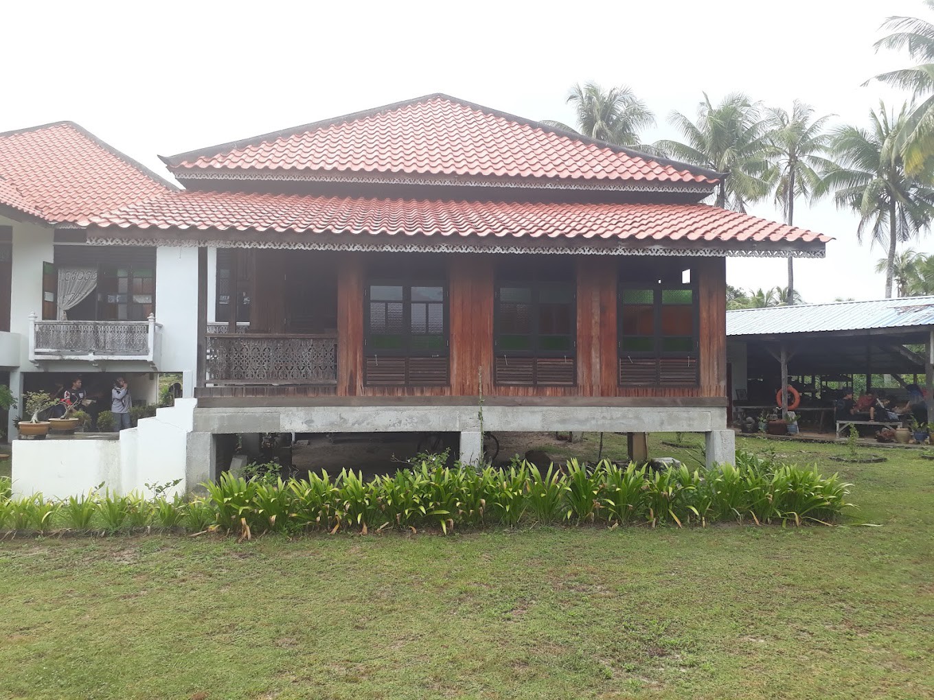 Gambar galeri ANR Akademi Nik Rashiddin