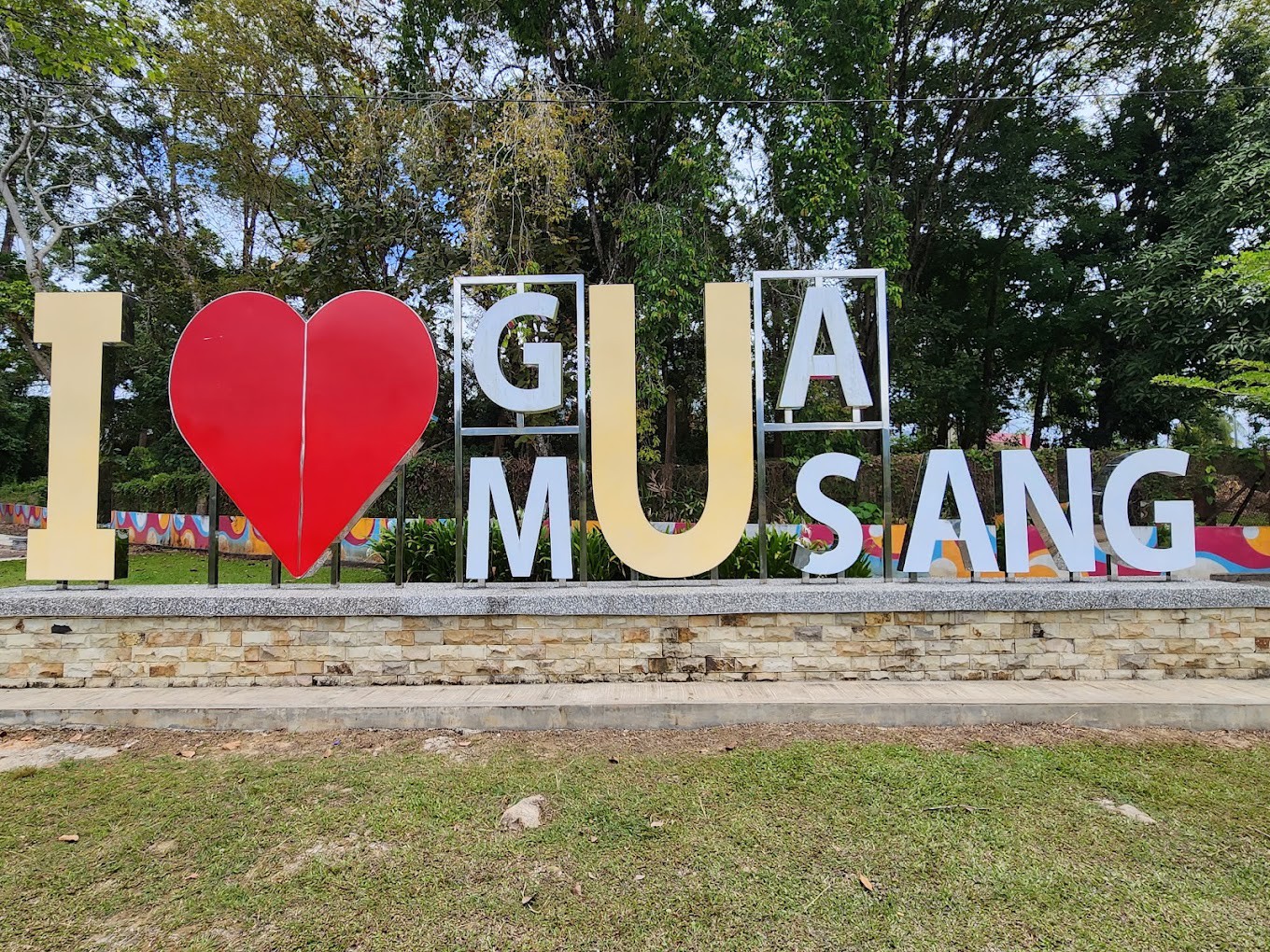 Gambar galeri Taman Tasik Gua Musang