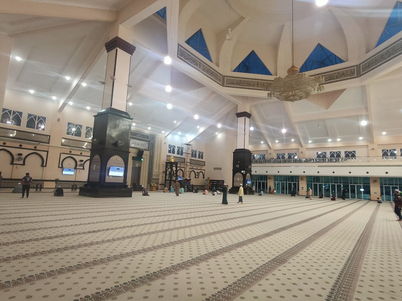Gambar galeri Masjid Abdullah Fahim