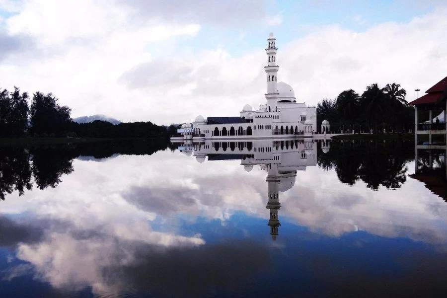 Gambar Masjid Tengku Tengah Zaharah (Masjid Terapung)