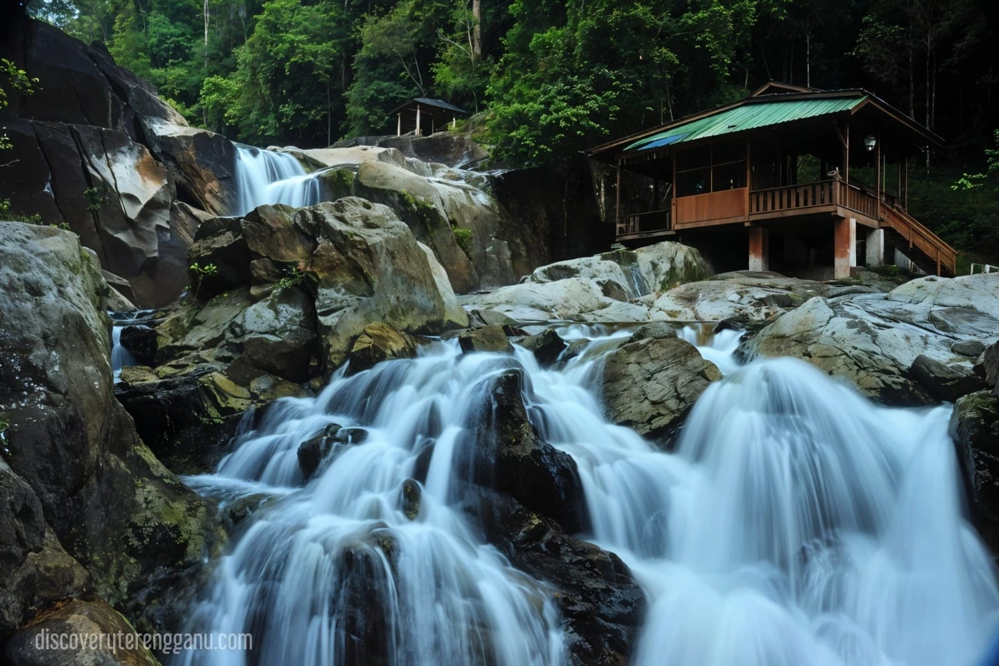 Gambar Sekayu Waterfall (Air Terjun Sekayu)