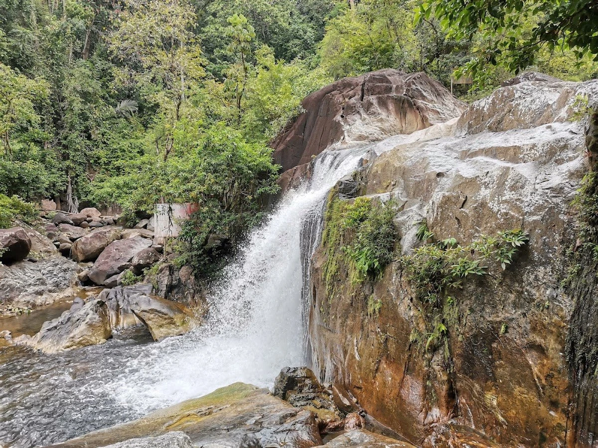 Sekayu Waterfall (Air Terjun Sekayu) — galeri 2
