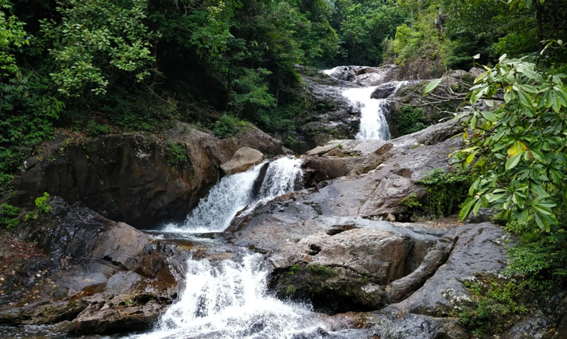 Airterjun Lasir Waterfall — galeri 1