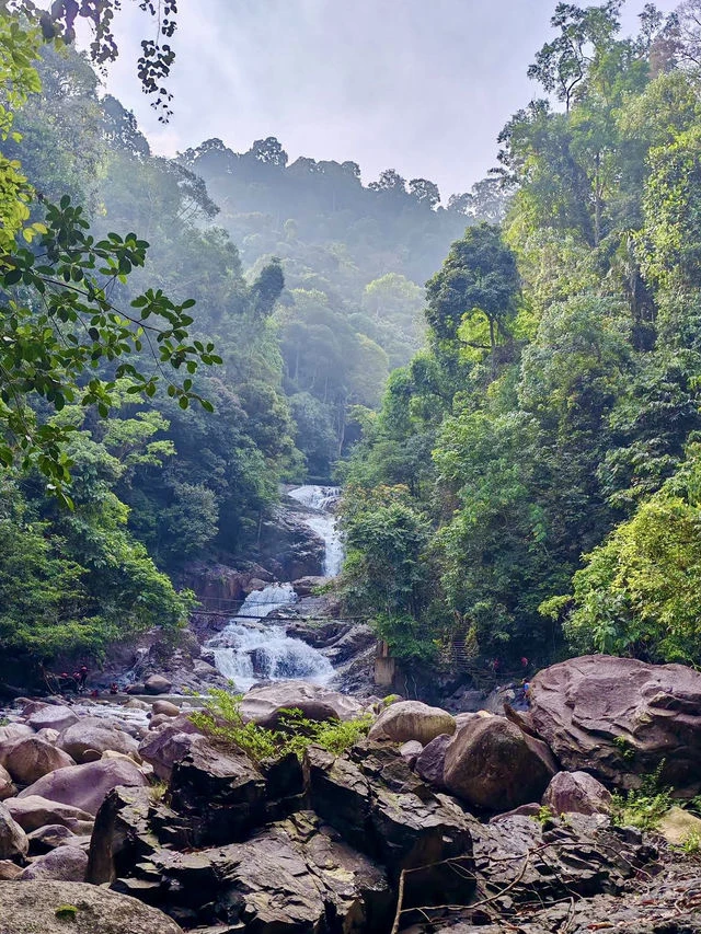 Airterjun Lasir Waterfall — galeri 2