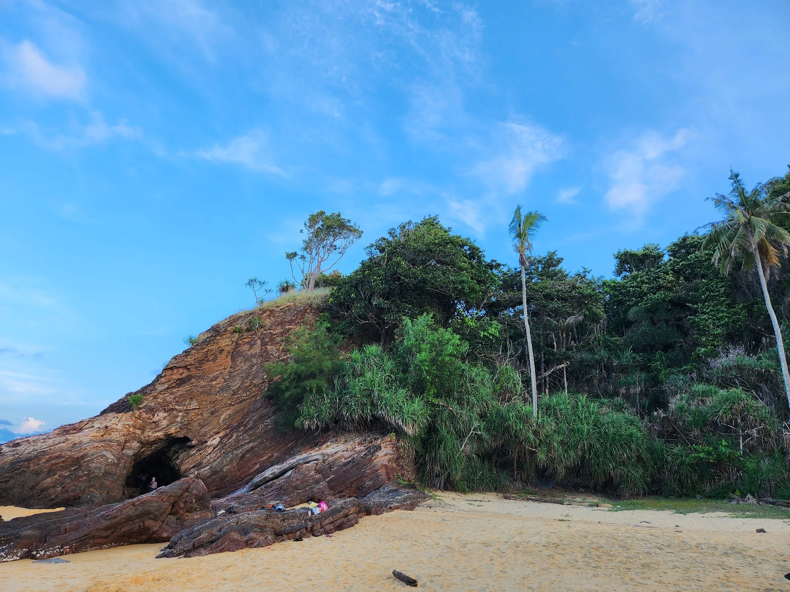 Gambar Pantai Teluk Bidara