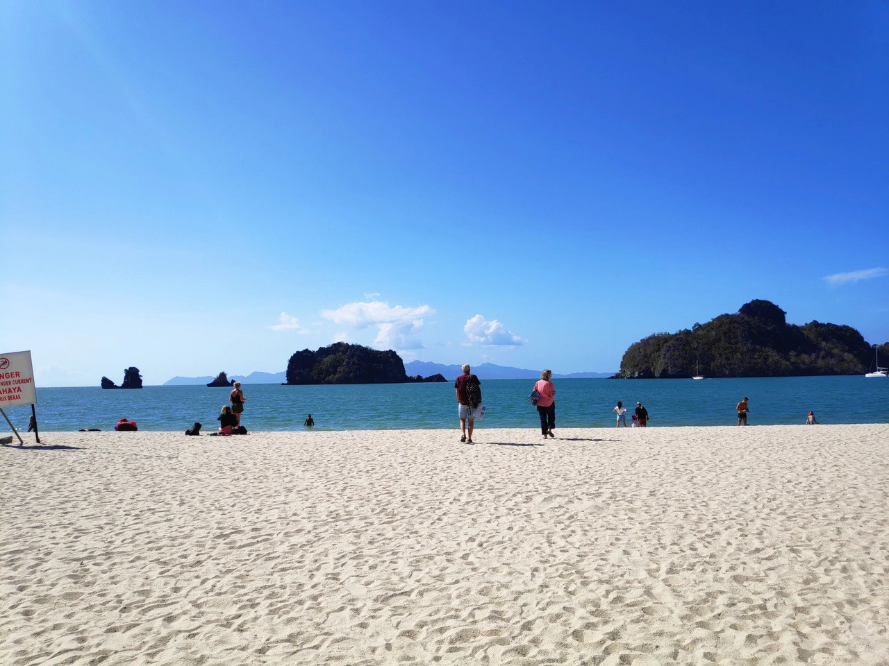 Gambar Tanjung Rhu Beach (Pantai Tanjung Rhu)