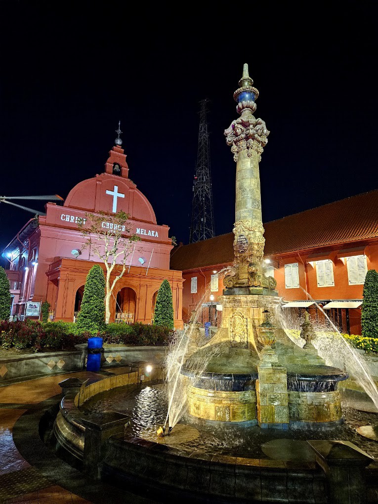 Gambar galeri Dataran Belanda (Dutch Square)