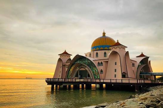 Gambar galeri Masjid Selat Melaka