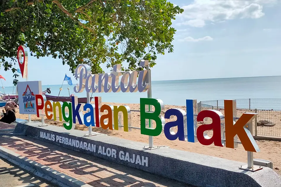 Gambar galeri Pantai Pengkalan Balak