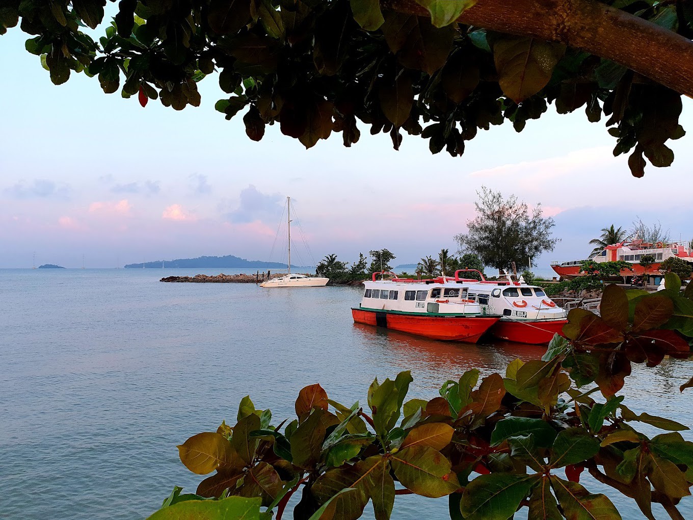 Gambar galeri Jeti Anjung Batu
