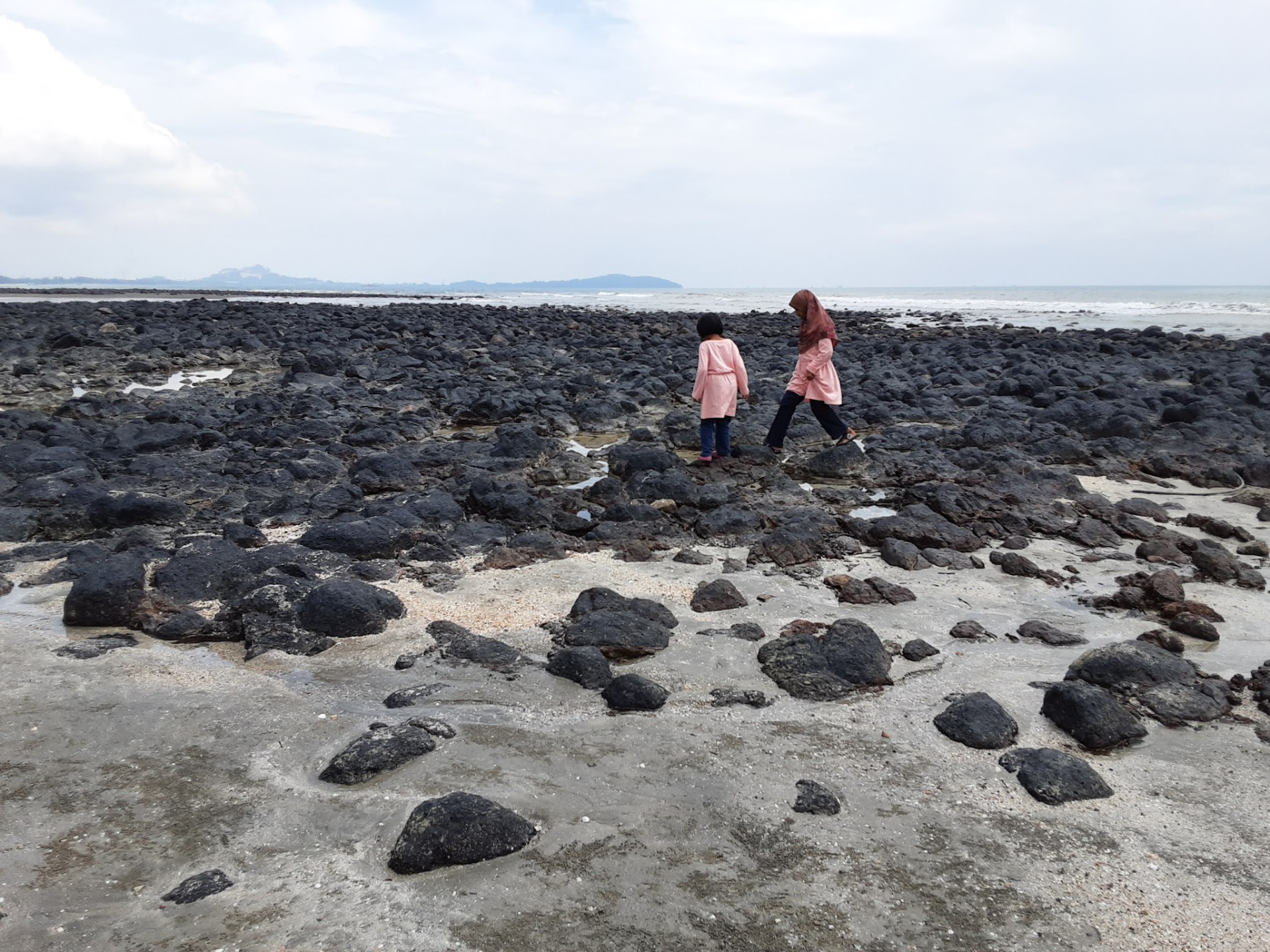 Pantai Batu Hitam — galeri 2