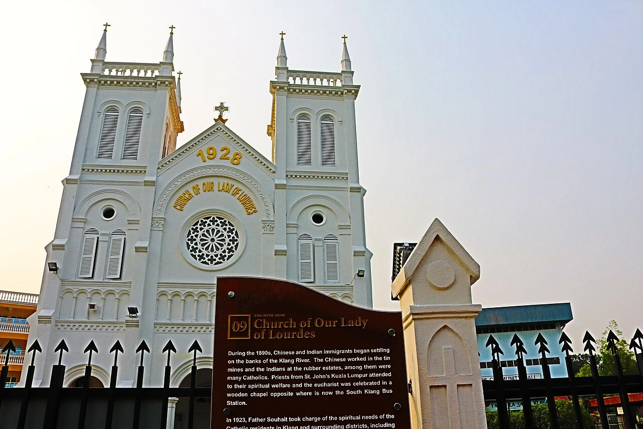 Gambar Gereja Our Lady of Lourdes Klang