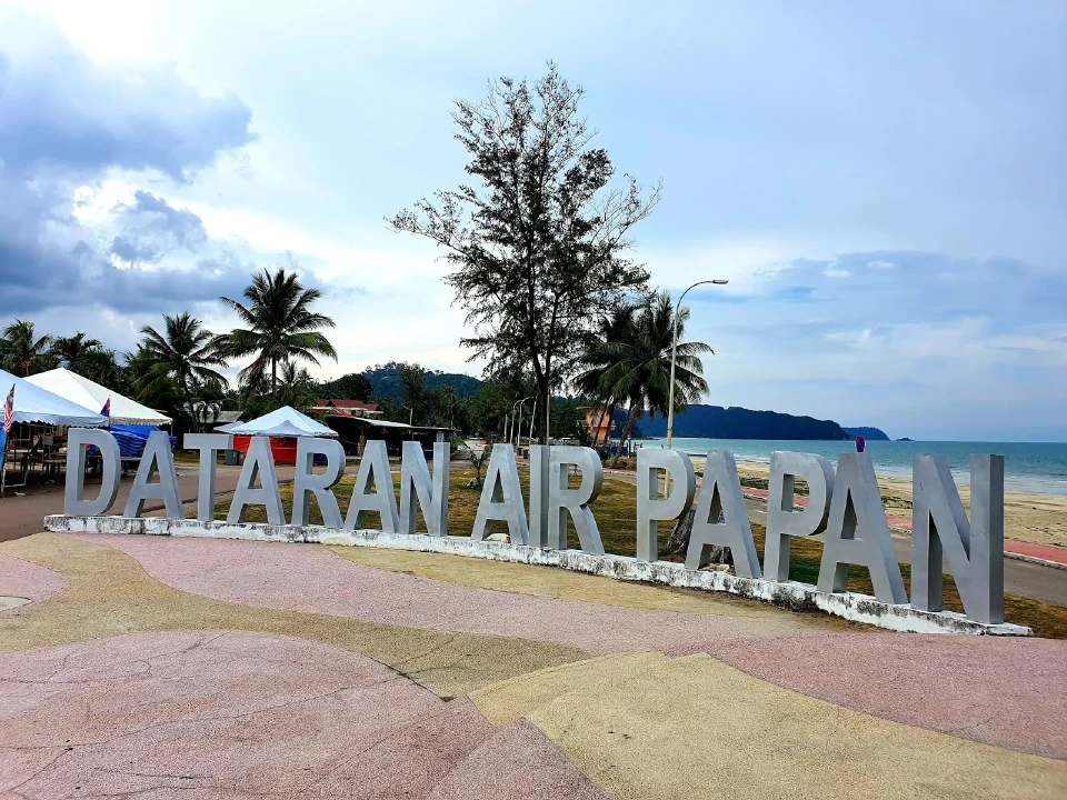 Gambar Pantai Air Papan