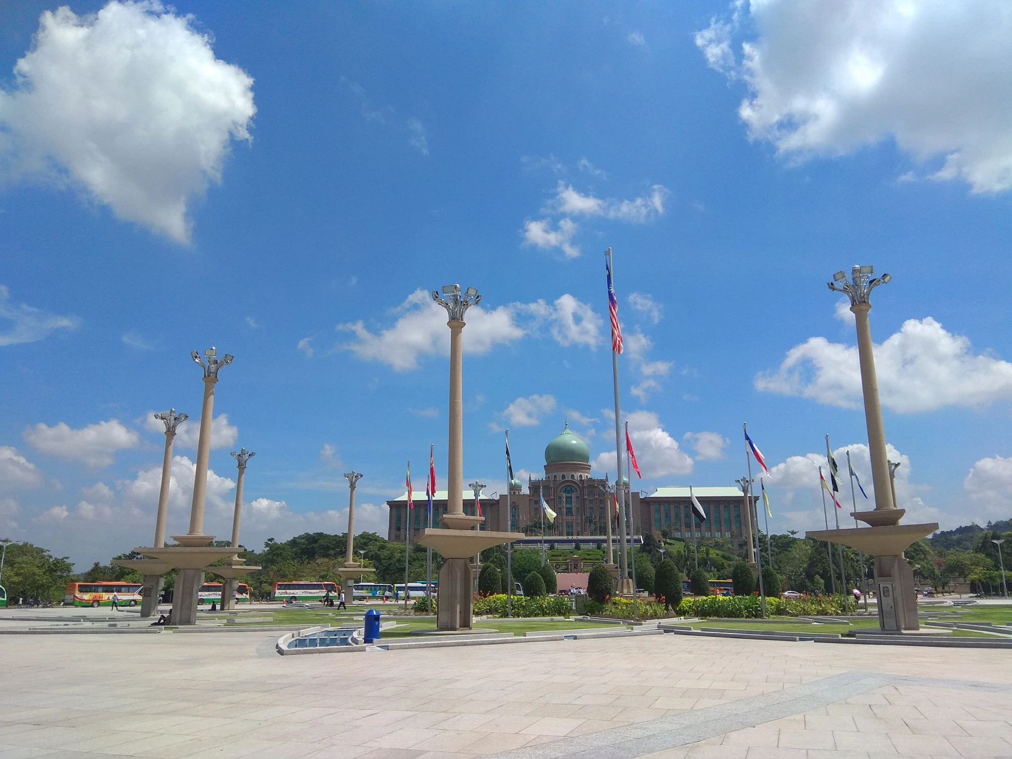 Gambar Dataran Putra