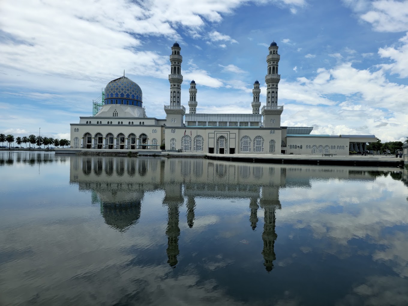 Gambar galeri Masjid Bandaraya Kota Kinabalu