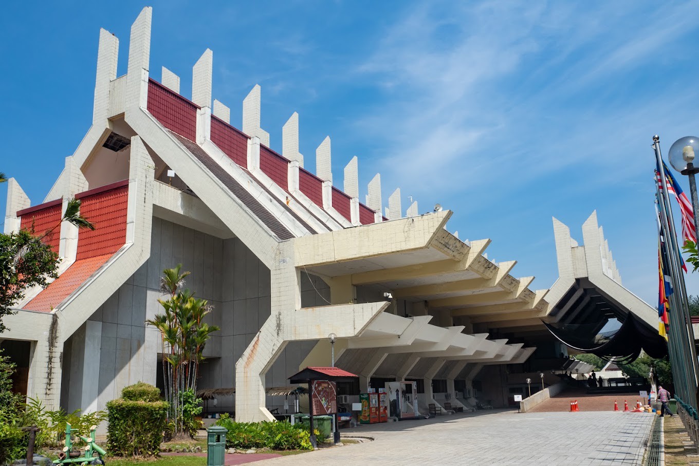 Gambar galeri Muzium Negeri Sabah