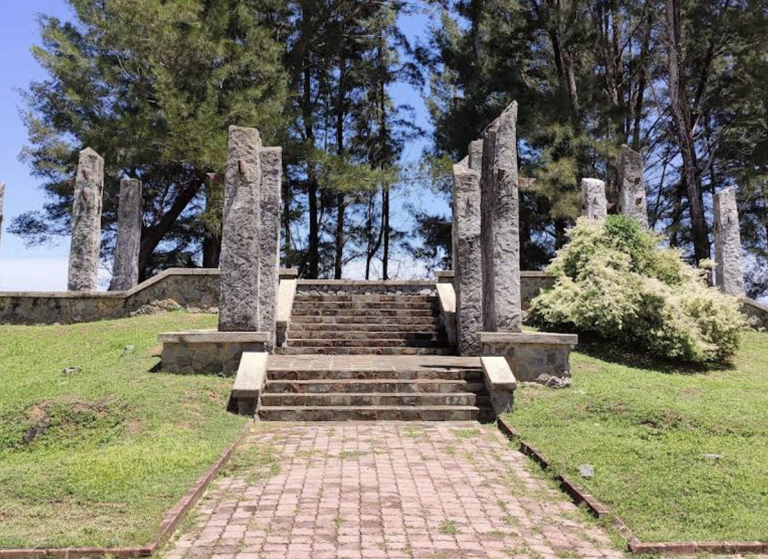 Gambar galeri Pantai Pohon Batu